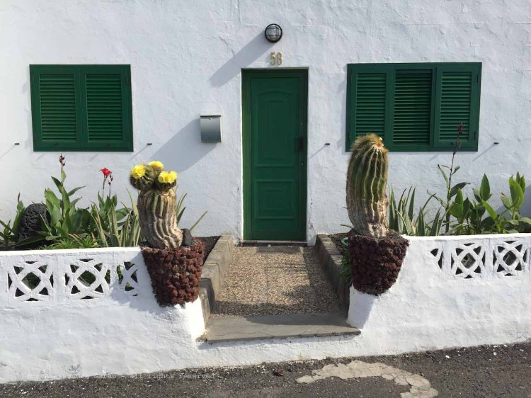 The_Escape_Diaries_canarie192